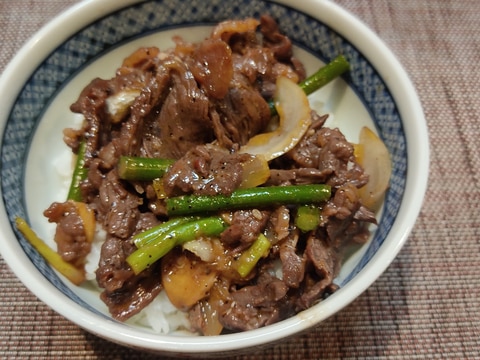 牛サガリ肉の焼肉丼